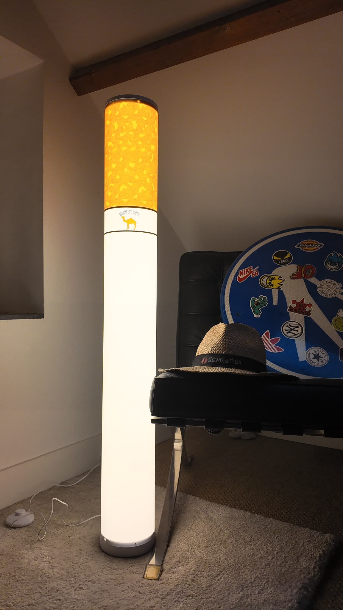 Camel Blue Lamp – hoofdfoto van de LED-vloerlamp