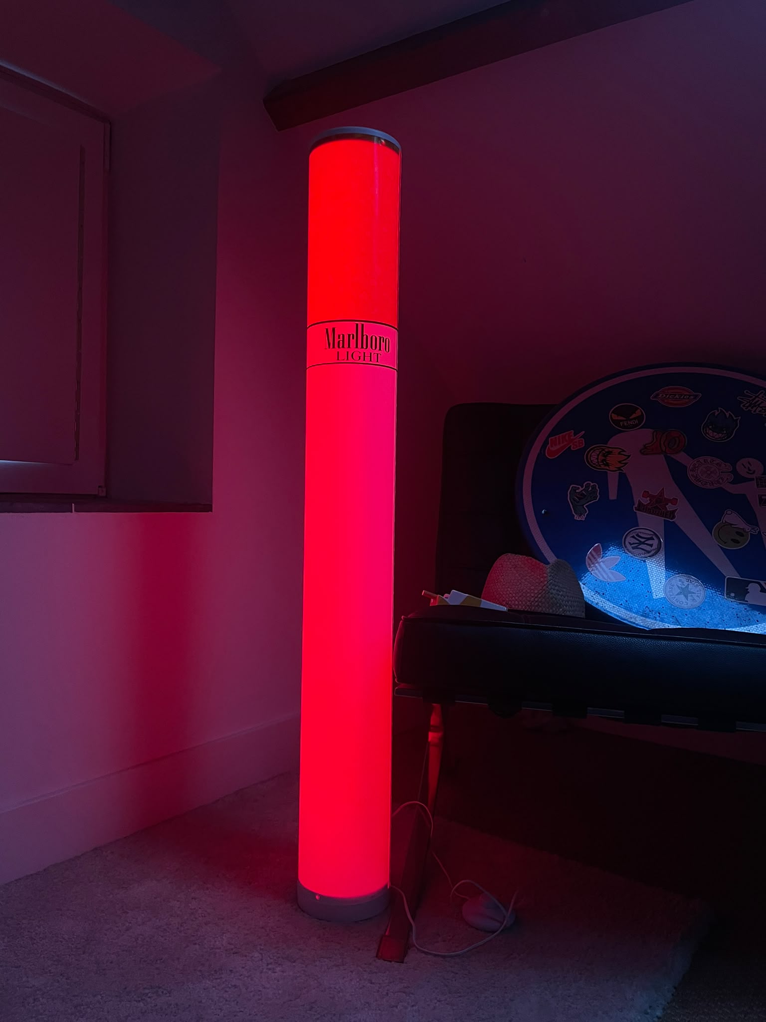 Marlboro Light Lamp – foto de detalle 3 de la lámpara LED de pie